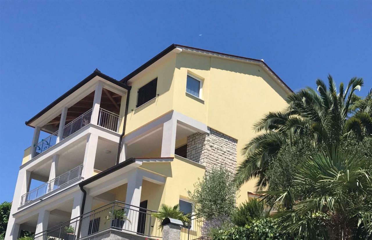 Apartments Supra Mare Rabac Exterior photo